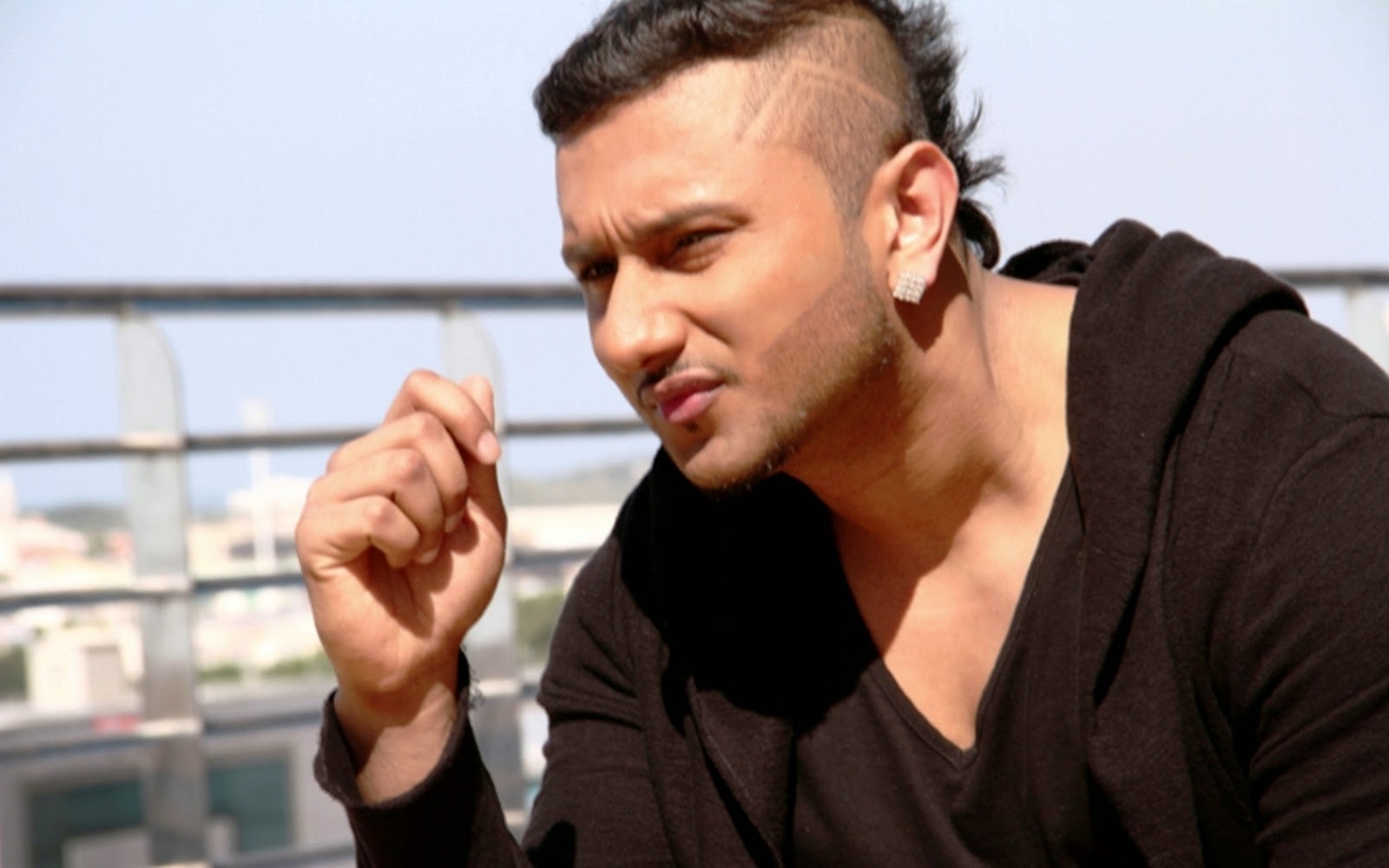 Pin By I Love You Mom N Dad On Favourite Latest Celebrity Gossip Famous Hairstyles Yo Yo Honey Singh