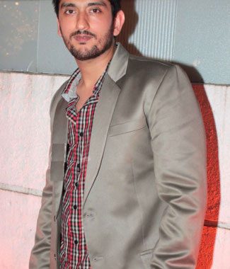 Shaad Randhawa Wife, Family Photos, Father And Mother Name