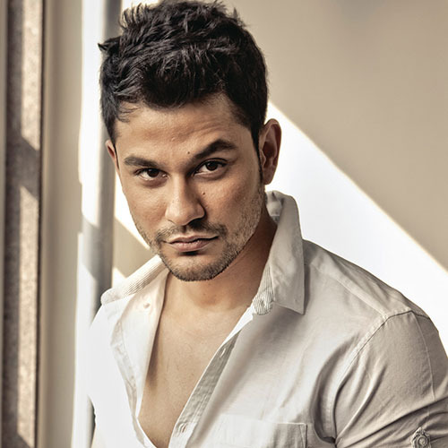 Kunal Khemu Family Photo, Wife, Father, Age, Biography