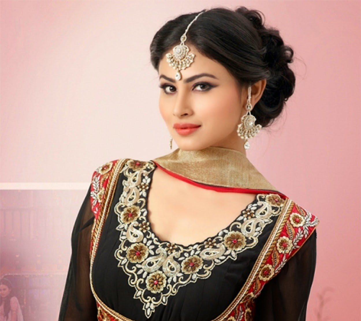 Mouni Roy Family, Husband, Father And Mother Name, Age, Biography