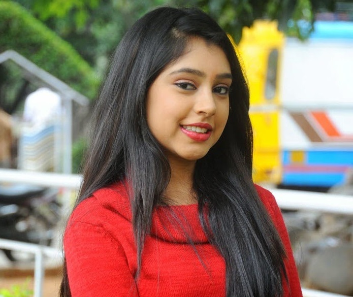 Niti Taylor Family Pics, Father, Husband, Height, Age, Biography