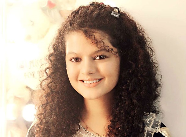 Palak Muchhal Family Photo, Biography, Brother, Father, Mother