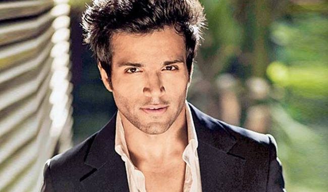 Rithvik Dhanjani Family Photos, Wife, Father, Age, Height, Biography