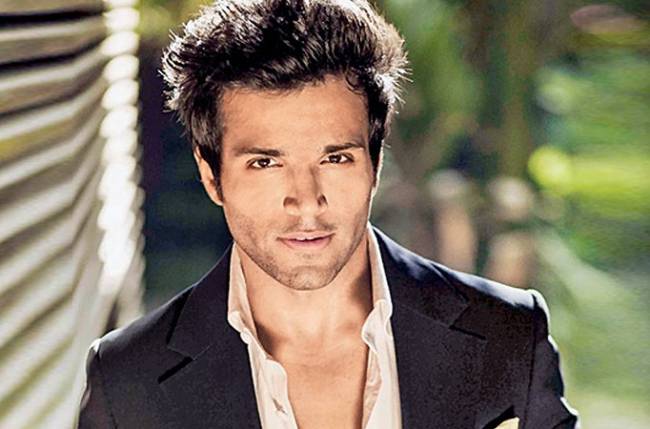 Rithvik Dhanjani Family Photos, Wife, Father, Age, Height, Biography