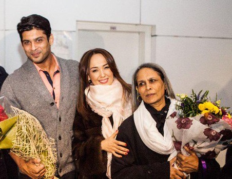 Siddharth Shukla Family Pics, Father And Mother Name, Wife, Marriage, Age