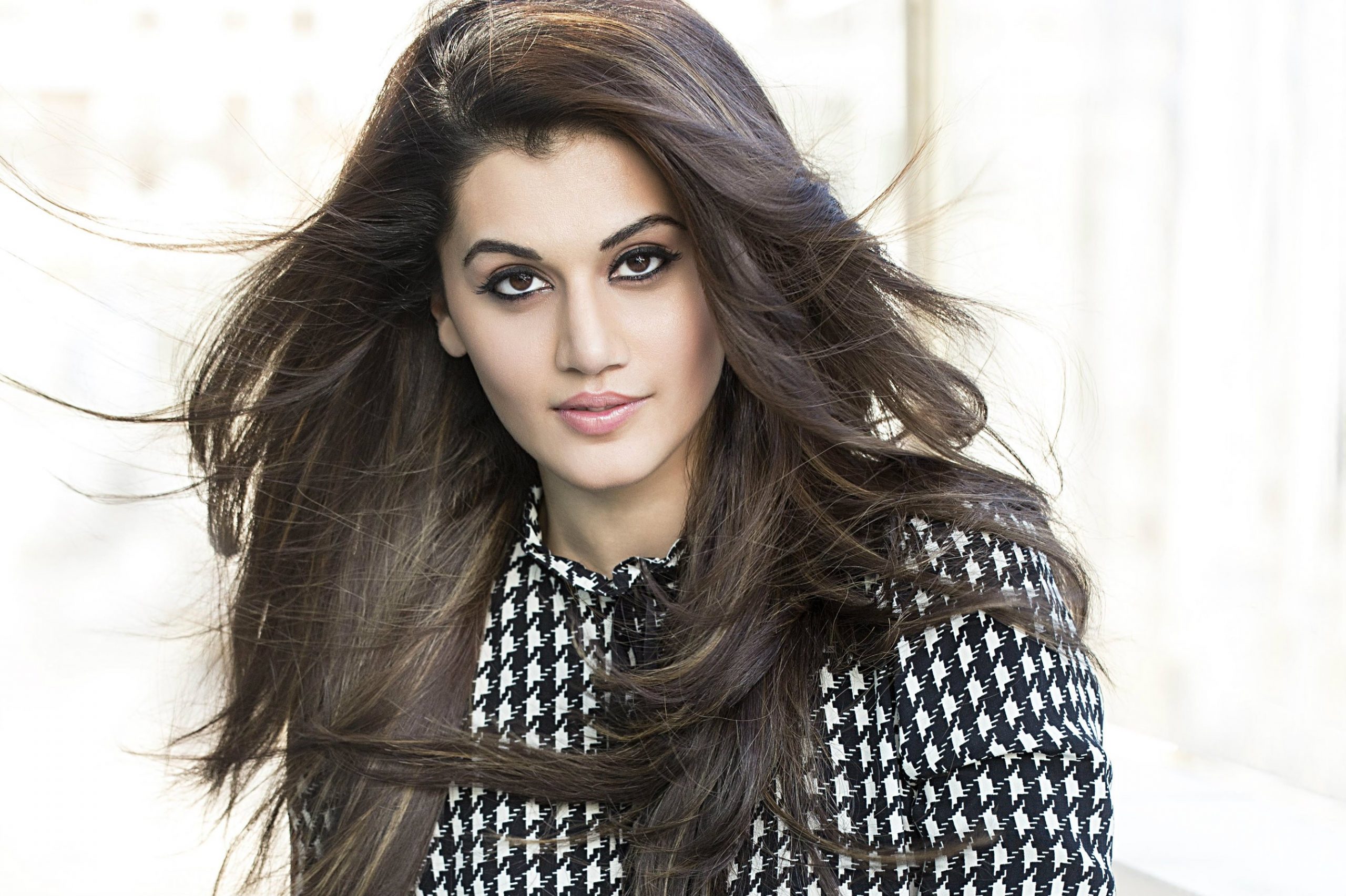 Taapsee Pannu Family Photos, Husband, Age, Height, Sister