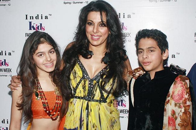 Pooja Bedi Family Photos, Daughter, Son, Father, Husband, Age