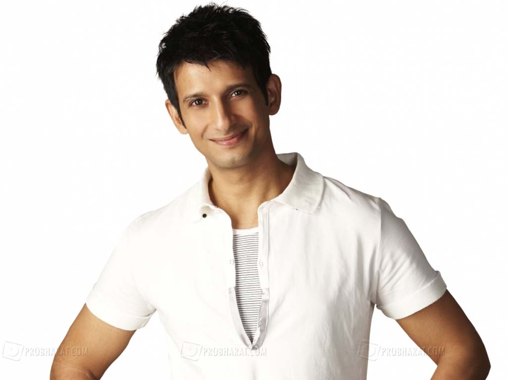 Sharman Joshi Family Pictures, Wife, Age, Sister, Parents, Son, Daughter