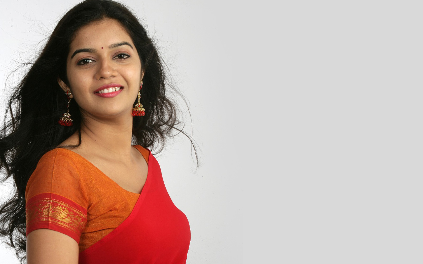 Swathi Reddy Family Photos, Father, Mother, Brother, Husband, Age, Biography