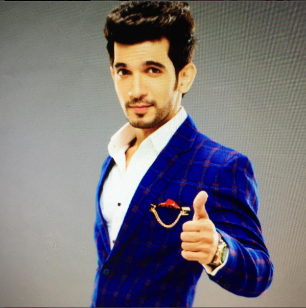 Arjun Bijlani Family Photos, Wife, Son, Father, Mother, Age, Biography