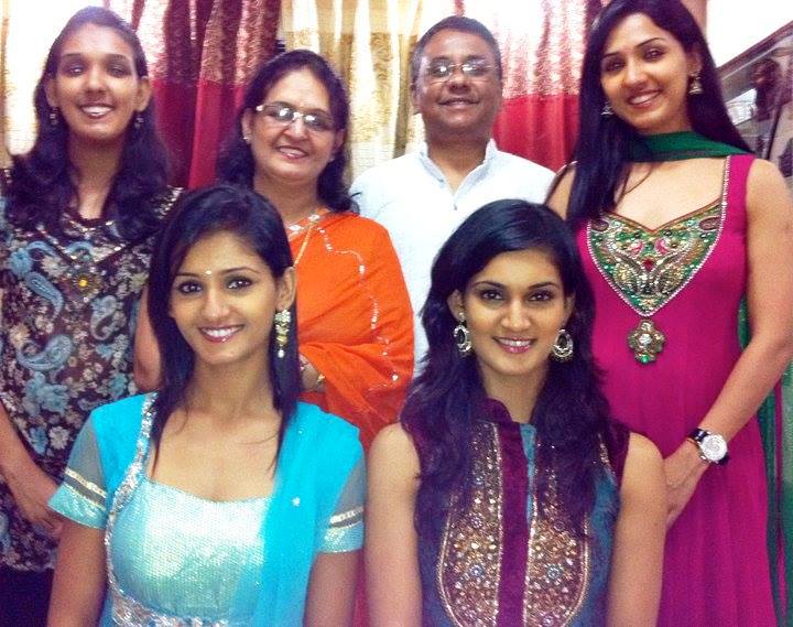 Indian Female Singers Name And Photo With Husband And Family