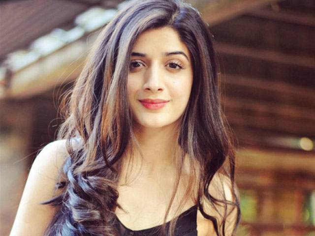 Mawra Hocane Family Photos, Father, Mother, Sister, Husband, Age, Height