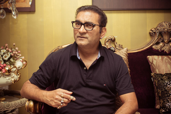 Abhijeet Bhattacharya Family Photos, Father, Wife, Son, Daughter, Age, Biography
