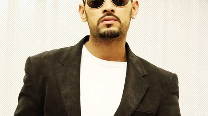 Garry Sandhu Family Photos, Father, Mother, Wife, Age, Biography