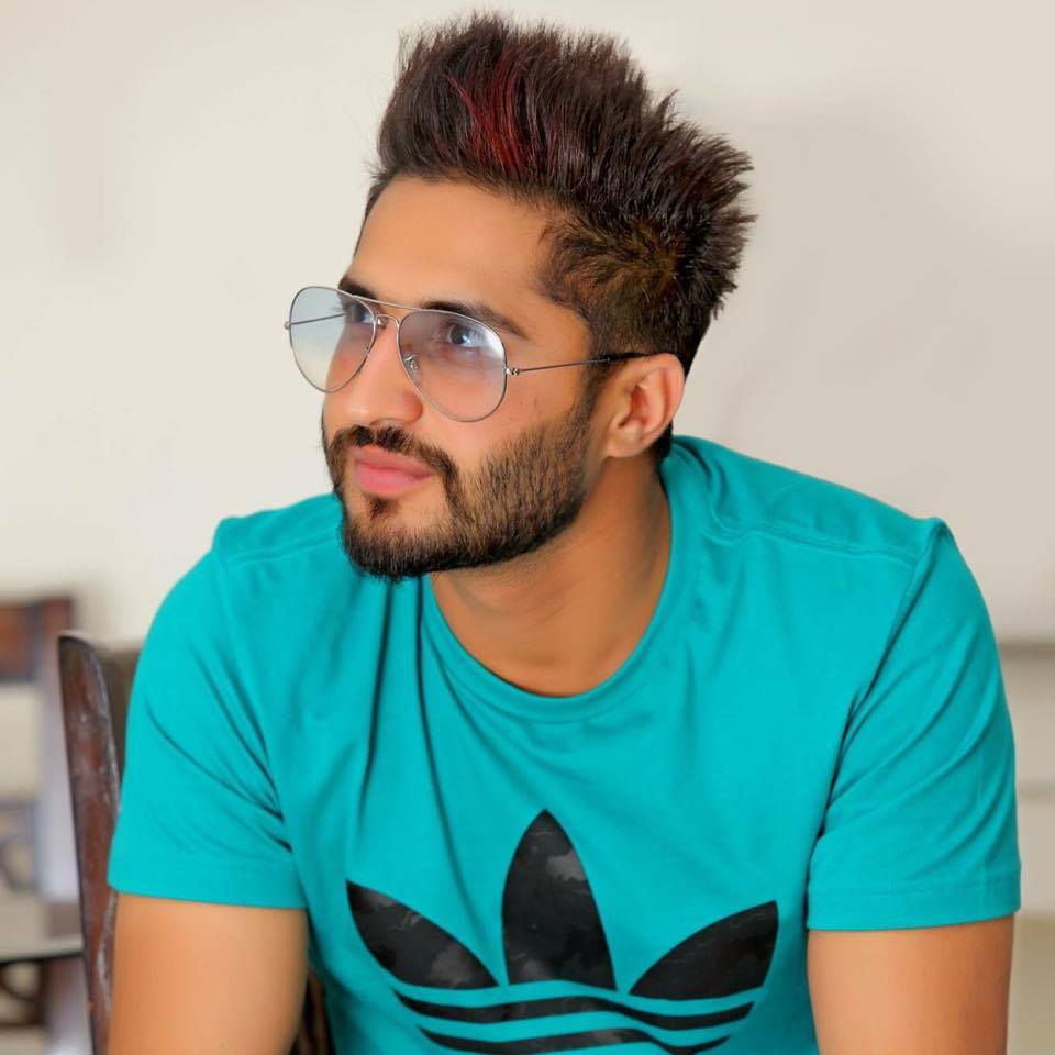 Jassi Gill Family Photos, Father, Mother, Wife, Age, Height, Biography