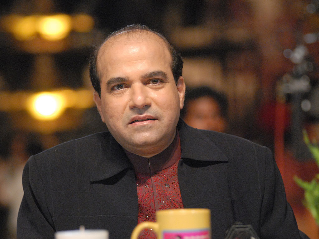 Suresh Wadkar Family Photos, Father, Wife, Daughter, Son, Age, Biography