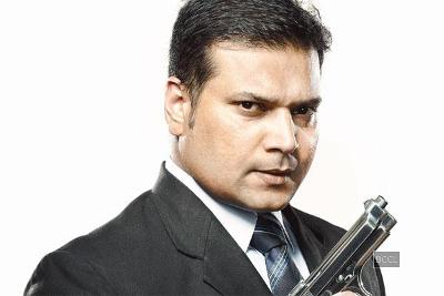 Dayanand Shetty Family Photos, Father, Mother, Wife, Daughter, Age, Biography