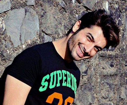 Sharad Malhotra Family Photos, Father, Mother, Wife, Age, Height, Biography