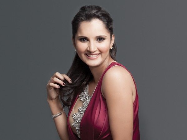 Sania Mirza Family Photos, Husband, Father, Mother, Sister, Age, Height, Salary
